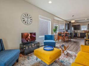 The Meadow - Elegant 3BR Getaway - Near Wright Park & Gazebo