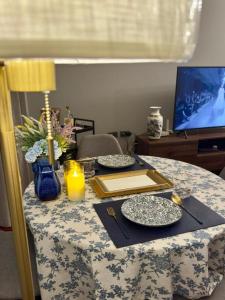 Omni Tower Sukhumvit Nana - Luxury Condominium