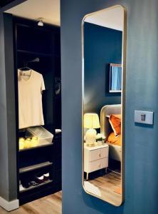 Omni Tower Sukhumvit Nana - Luxury Condominium