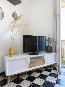 Le petit soleil - Vue Mer et bureau by Alto Service