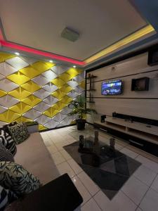 casa 3 quartos com1suíte smart tv netflix ar-condicionado