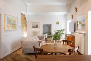 Palazzo Castrone, Luxury Apartment