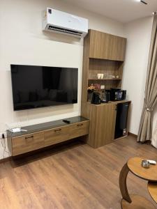 جناح فندقي بغرفتي نوم 5 نجوم في المهندسين 10b Deluxe Suite