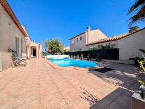 Maison avec piscine pour 16 le barcares