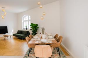 Denkmalgeschützte große Boheme Altbauwohnung in Citylage