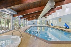 Cozy Winter Park Condo Bike, Ski, and Hike!