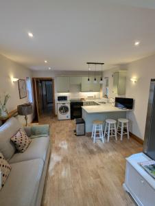 Luxury Woodland Stay - Private Walks - Just Refurbished