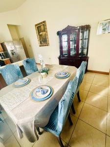 Mountain View Haven- 3 mins to the beach