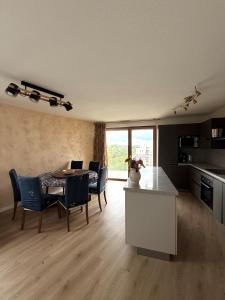 T4 top floor with terrace & parking Ostwald