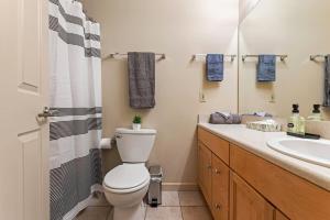 Spacious Downtown Loft Bunkbeds 2 TVs Gym