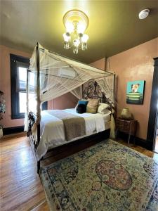 Historic 1BR w Parking Near Downtown & UTEP