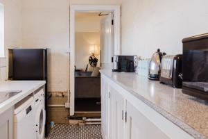 Graces Guesthouse The Suite Room 6