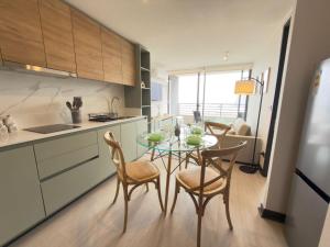 HOM I Nunoa en calle Seminario Metro Irarrazaval