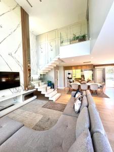 Casa Luxo com piscina a 500 metros da praia