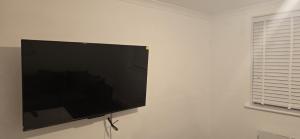 SAV 1 Bed Flat Near Watford Town