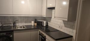 SAV 1 Bed Flat Near Watford Town