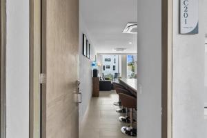 Comfort and design in a green oasis near the beach