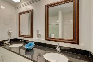 Beach Getaway 2BR w Pool Modern Comforts