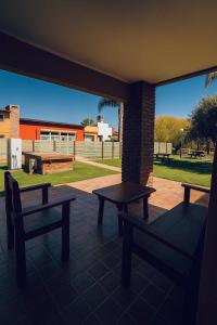 Descansa en Nueva Andalucía- Departamento con pileta y quincho en Miramar