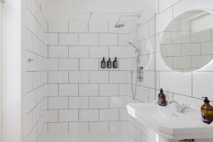 Graces Guesthouse 68b