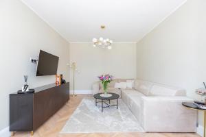 Detached Modern 3 Bedroom House