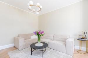 Detached Modern 3 Bedroom House