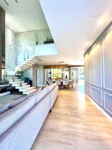 Casa Luxo com piscina a 500 metros da praia