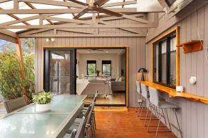 Townhouse Close to Shops and Beach