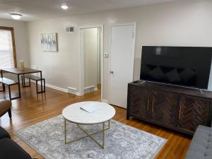 Cozy Eastside Bungalow