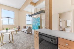 Downtown Gym Sauna Parking Pet Friendly