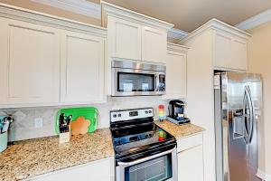 Escape Steps to Beach Large Deck Group Ready