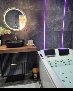 LoveRoom La Petite Suite avec SPA