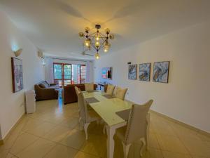 pazuri beachfront stays