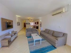 pazuri beachfront stays