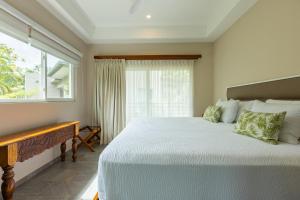 Uvita Paradise , Walk to the Ballena Beach