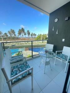 Mana Beach Muro Alto - 2 quartos e Varanda frente piscina