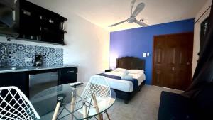 Cozy Apartment for 2 with Pool Access