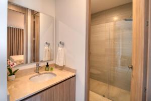 Ocean view and resort-style apartment