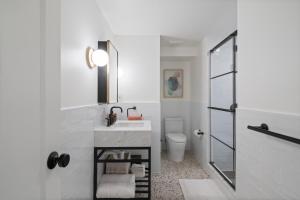 Modern 2 Bedroom City Retreat