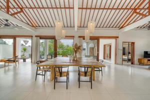 Villa Malbec 3BR Tropical Retreat Near Tanah Lot