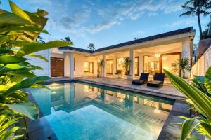 Villa Malbec 3BR Tropical Retreat Near Tanah Lot