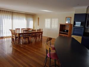 Whispering Seas Crescent Head