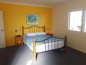 Whispering Seas Crescent Head