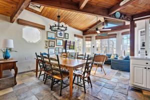 The Whalen House - Steps from the Ocean