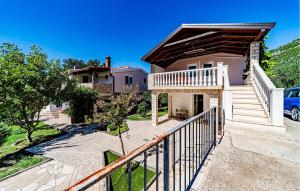 Gorgeous Apartment In Viganj With Lake View