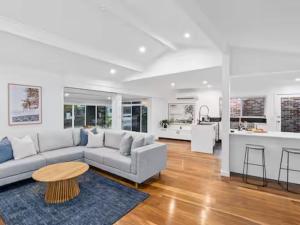 Waterfront Oasis Palm Beach 4BR, Pool & Spa