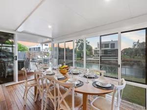 Waterfront Oasis Palm Beach 4BR, Pool & Spa