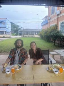 5 Minutes to slow boat pier hostel