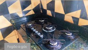 Casa de Praia Nova - com 2 suítes mais 2 quartos mais 2 banheiros sociais Piscina com Aquecimento Solar, churrasqueira e forno a lenha para 8 pessoas ou 4 Casais em São Francisco do Sul