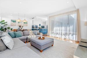 Salt and Serenity - Short Walk to Beach